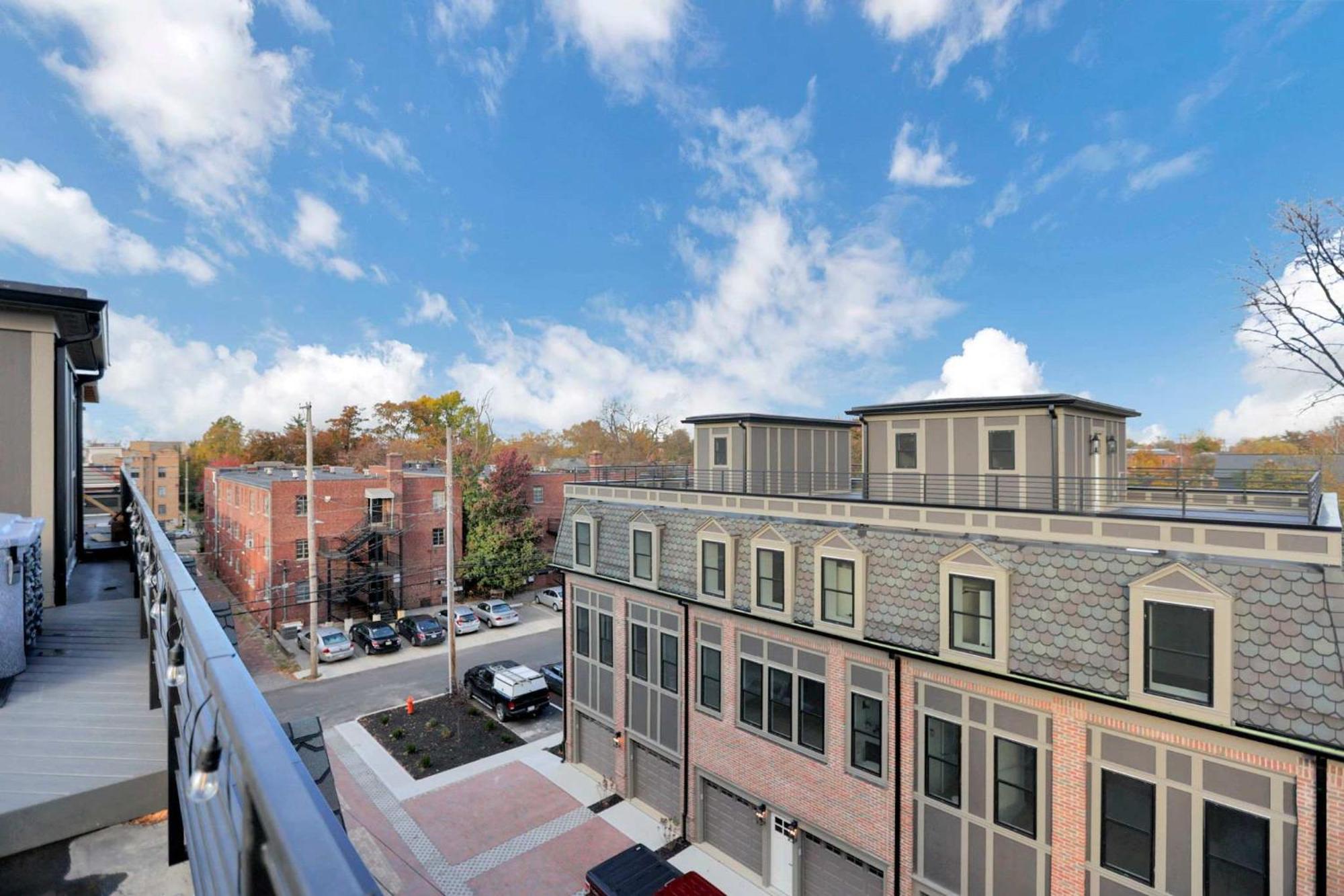 The Golden Hour - Luxury And Rooftop Hot Tub Villa Columbus Exterior photo