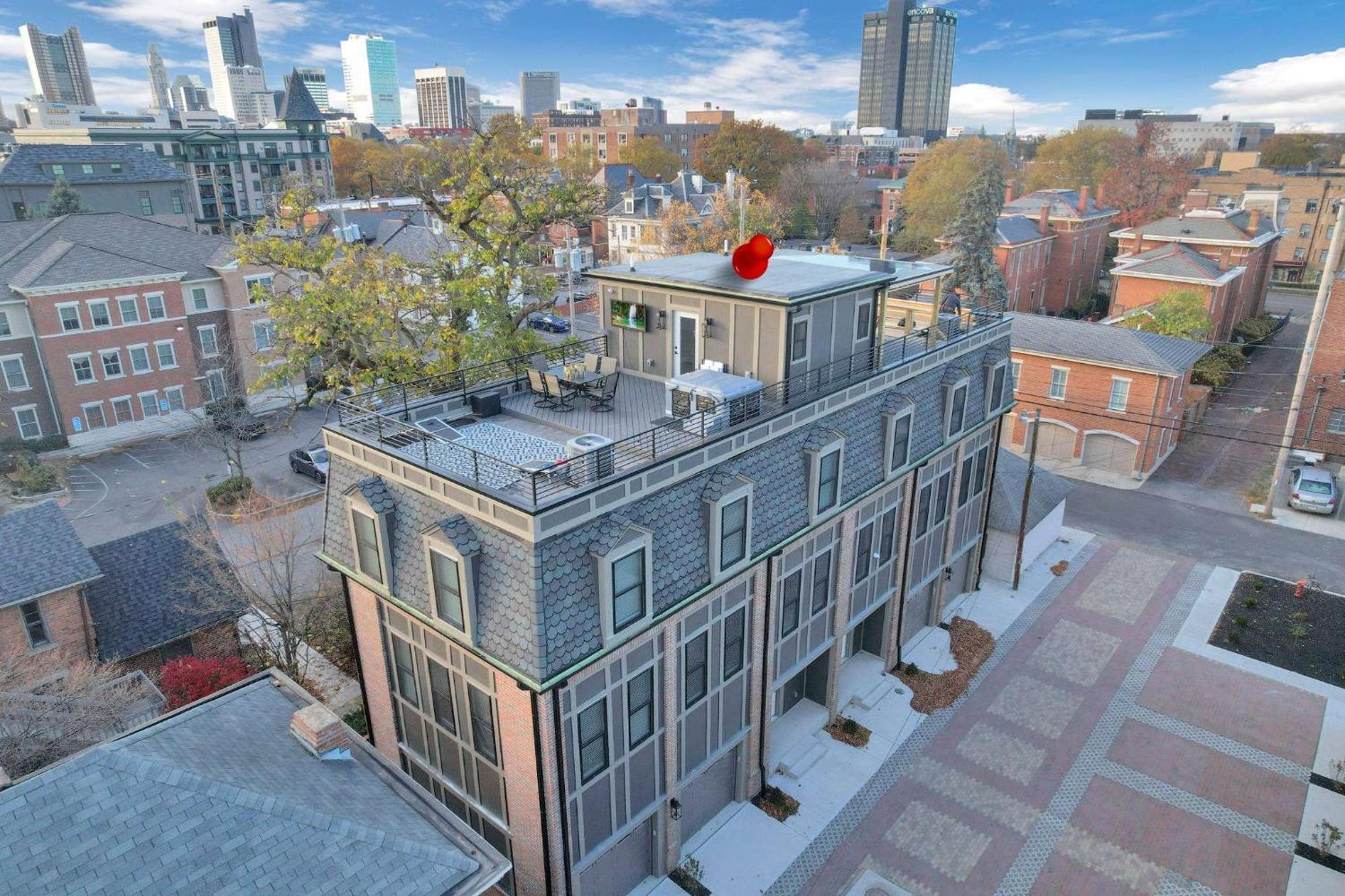 The Golden Hour - Luxury And Rooftop Hot Tub Villa Columbus Exterior photo